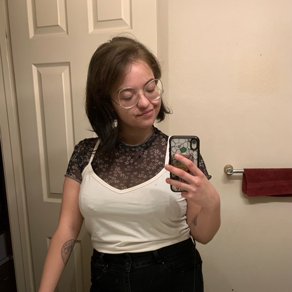 Daisy Print Mesh Top with Lettuce Trim